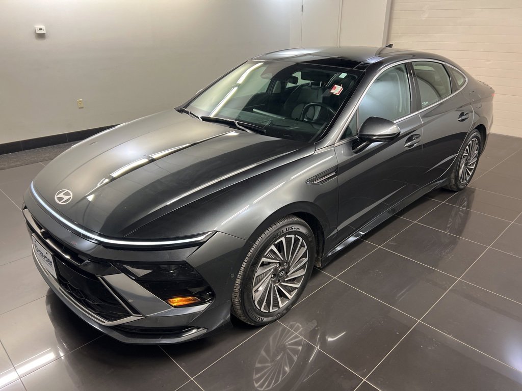 Used 2025 Hyundai Sonata Limited image 3
