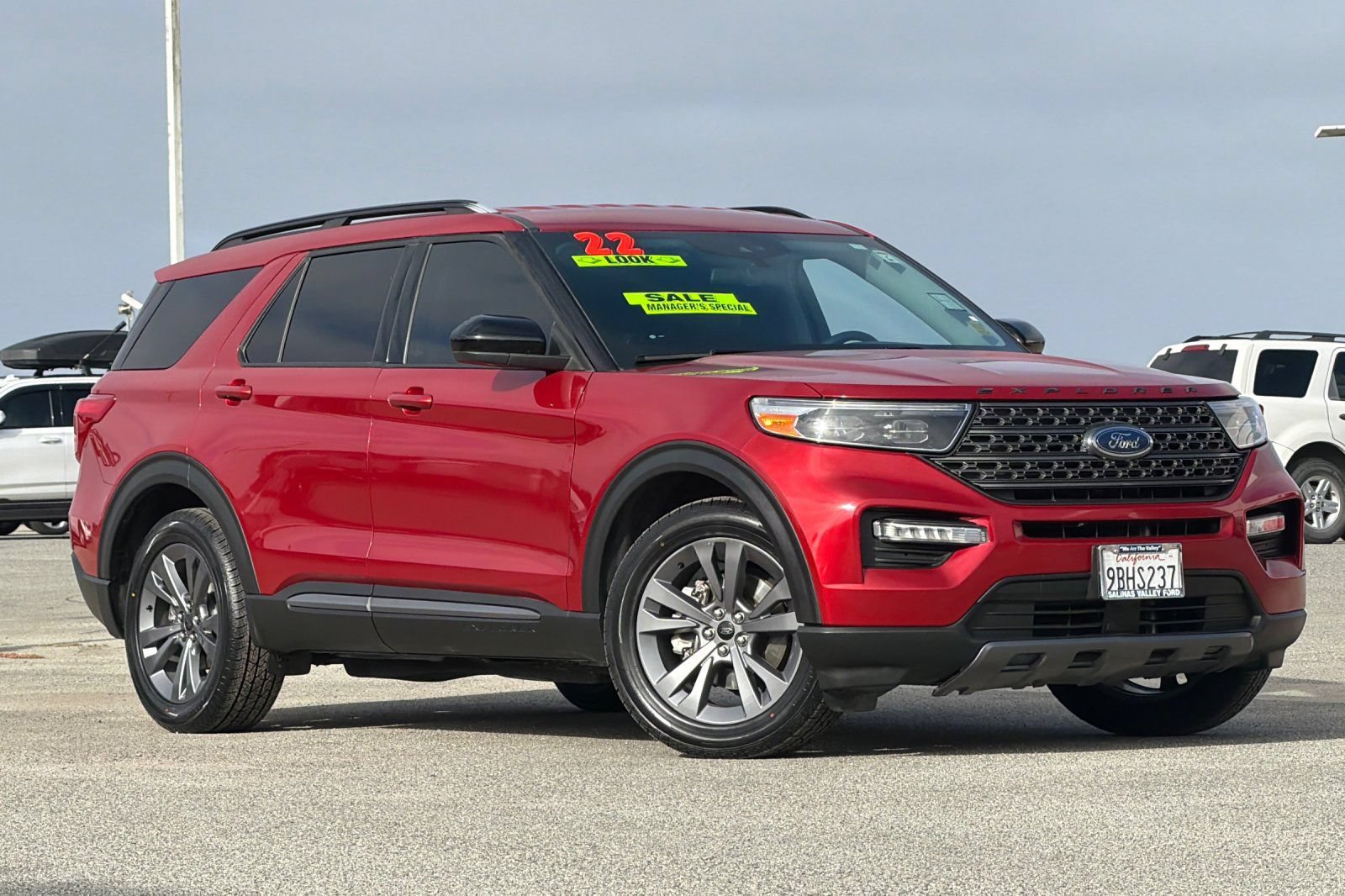 Used 2022 Ford Explorer XLT w/ Equipment Group 202A RWD image 2