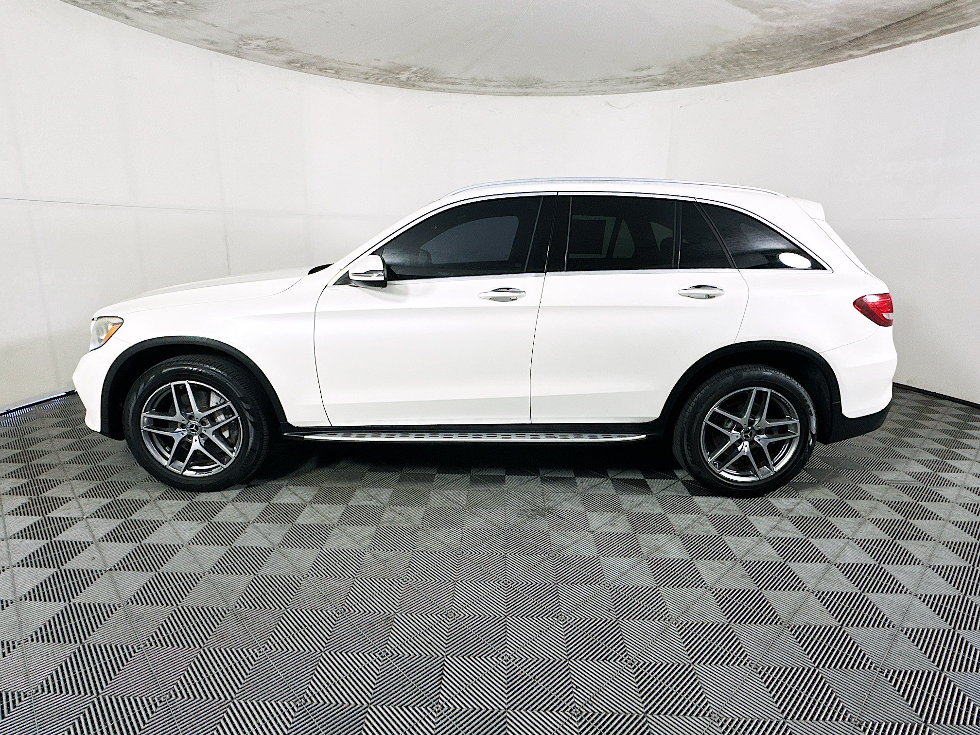 Used 2017 Mercedes-Benz GLC 300 image 6