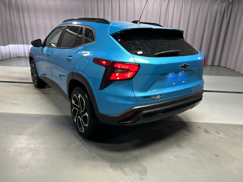 Used 2025 Chevrolet Trax RS w/ Driver Confidence Package image 5