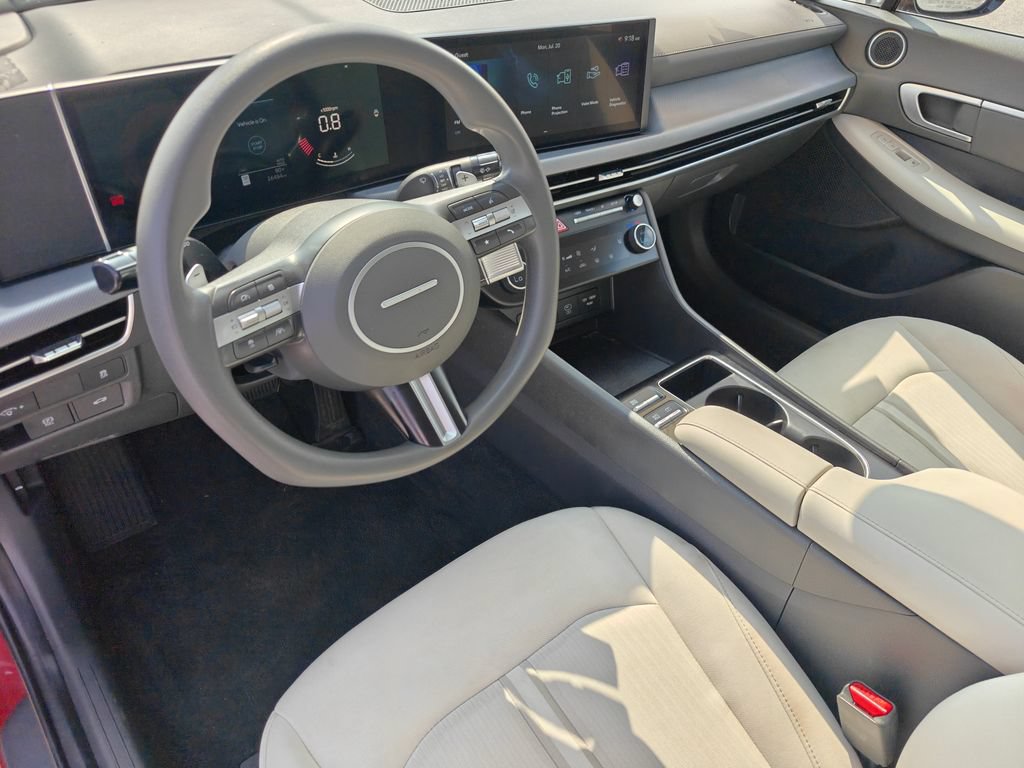 Used 2025 Hyundai Sonata SEL FWD image 10