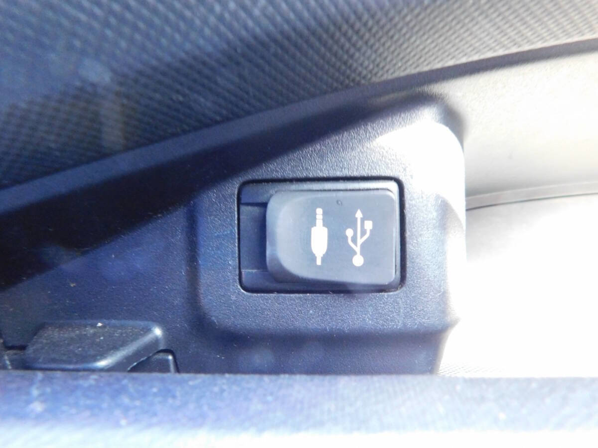 Used 2015 Toyota Prius C Three image 14