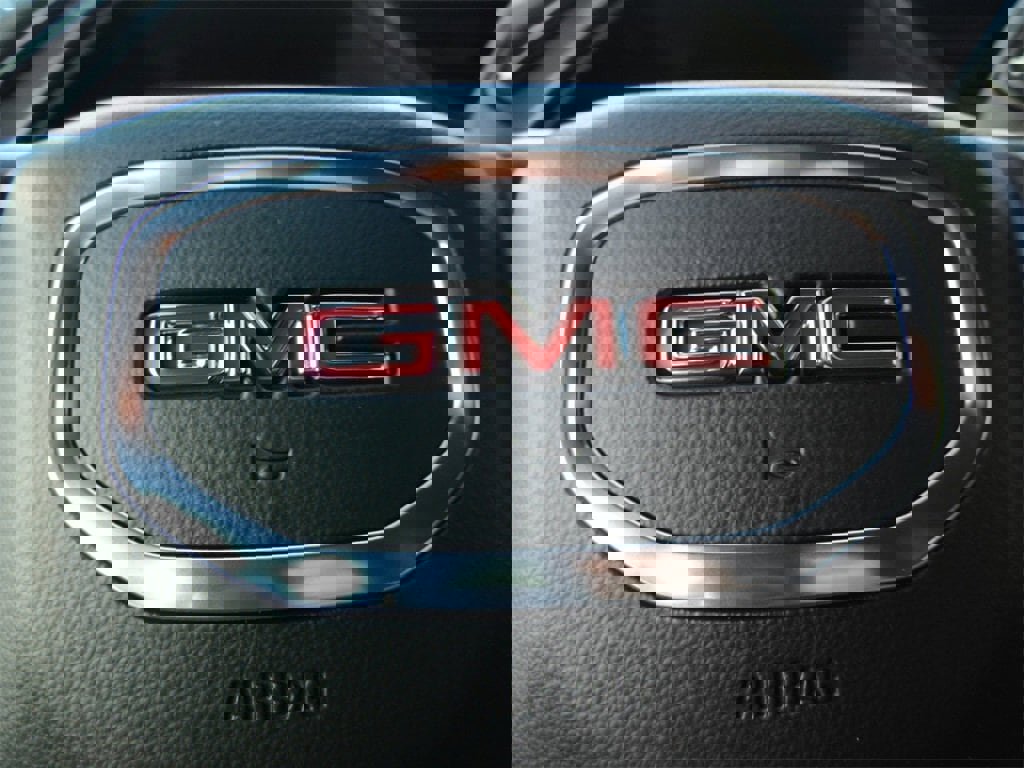 Certified 2025 GMC Sierra 2500 AT4X image 32