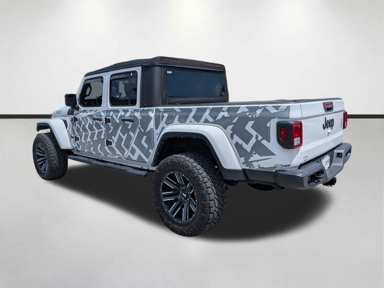 Used 2021 Jeep Gladiator Sport AWD/4WD image 6