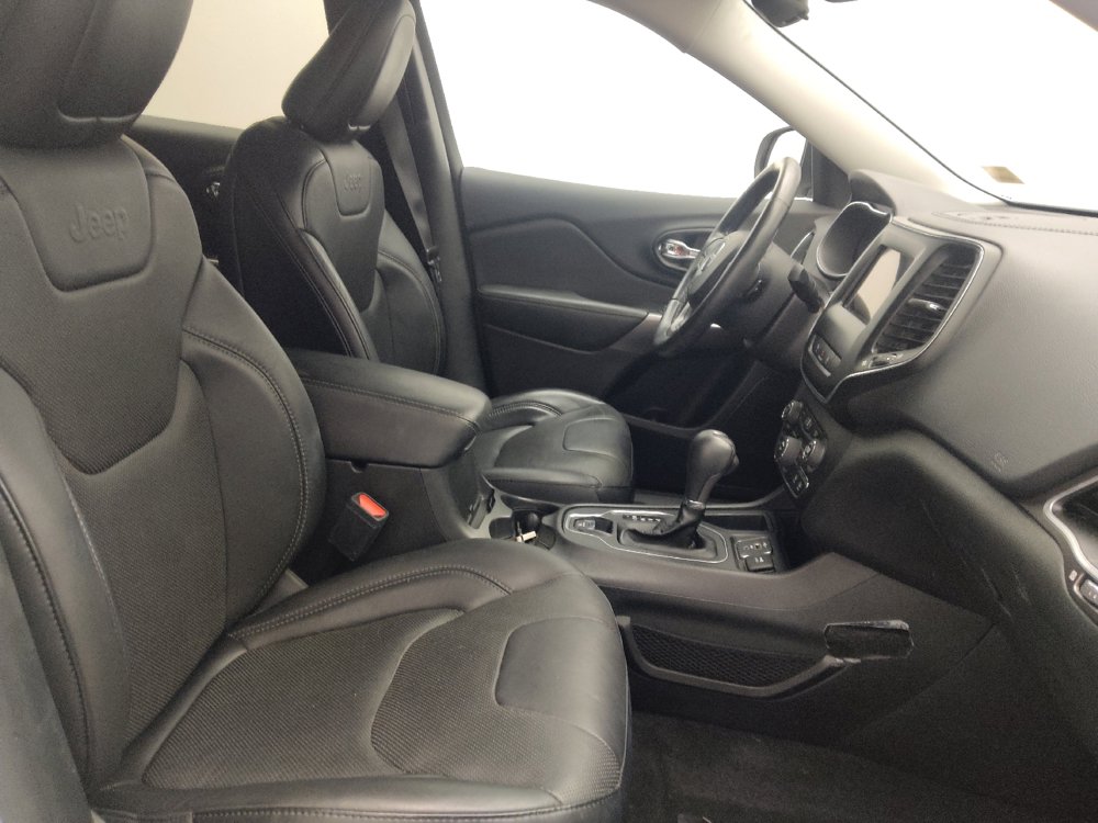 Used 2021 Jeep Cherokee Latitude Lux FWD image 21