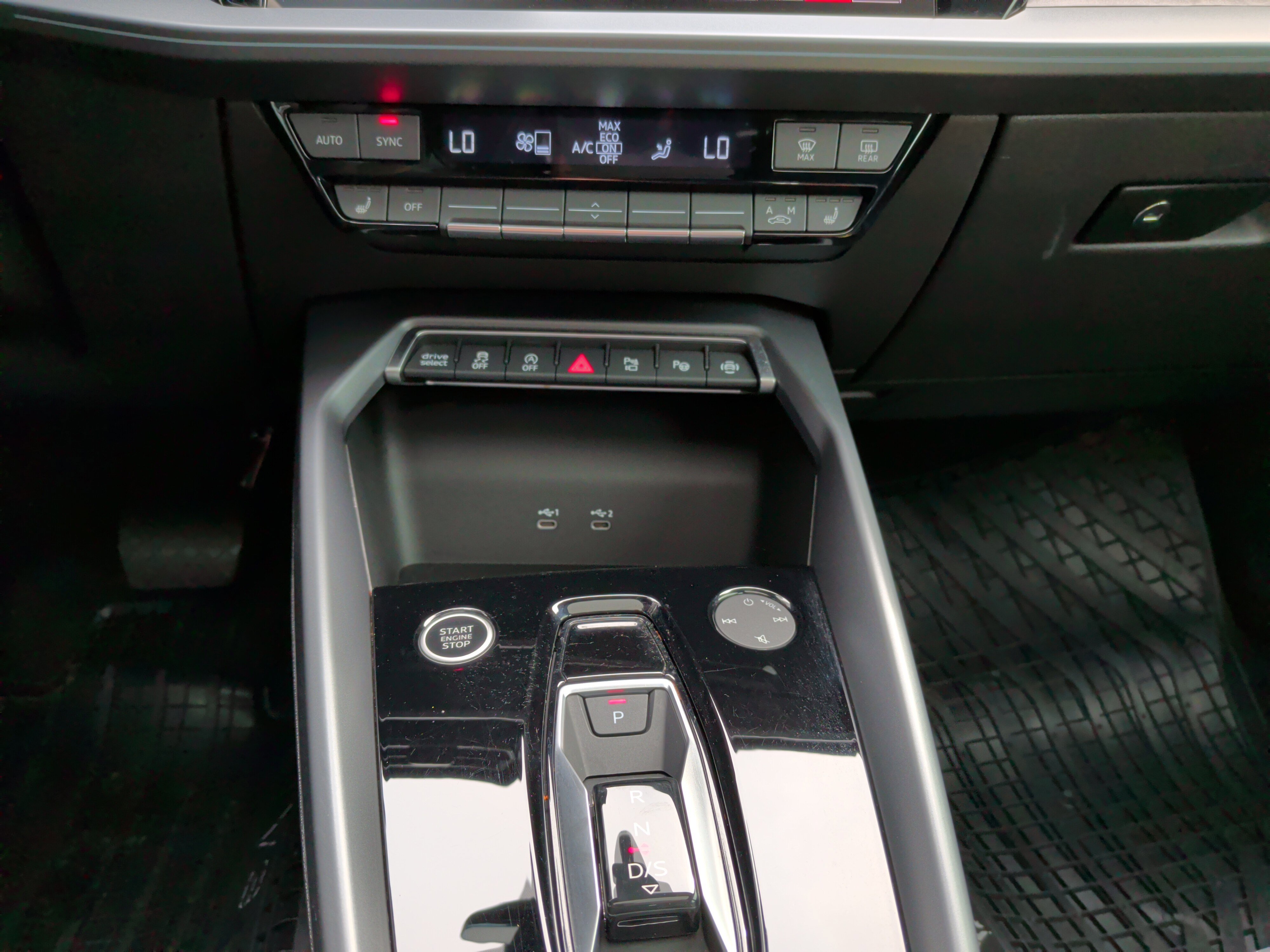 Certified 2025 Audi A3 2.0T Premium w/ Convenience Package image 29