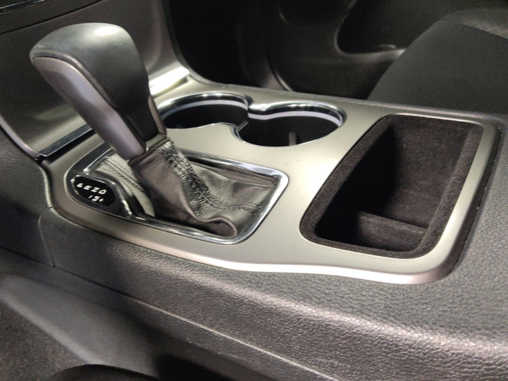 Used 2019 Jeep Grand Cherokee Laredo image 26