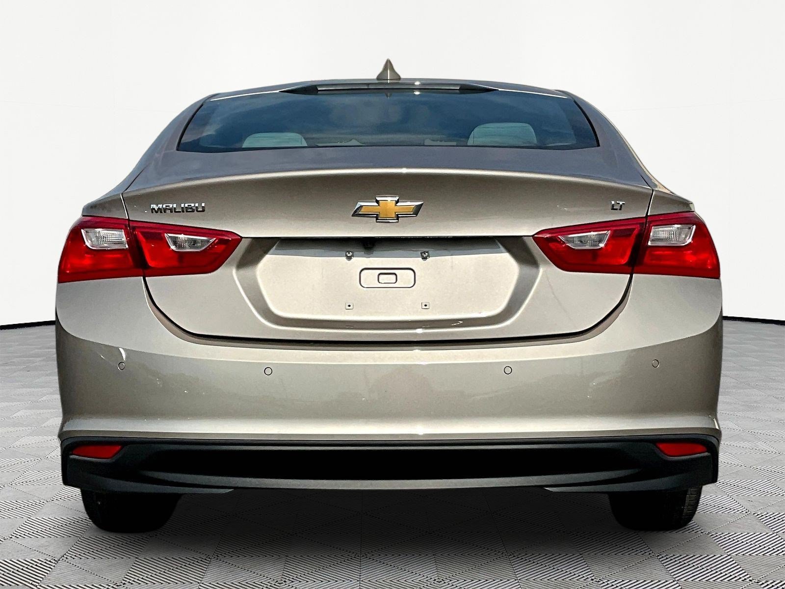 Used 2024 Chevrolet Malibu LT FWD image 5