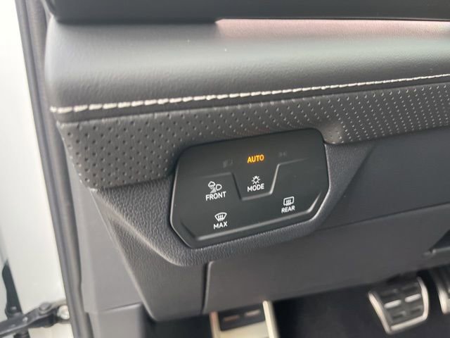 New 2026 Volkswagen Atlas Cross Sport SEL R-Line image 8