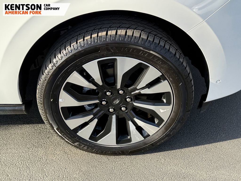 Used 2025 Ford Expedition Max Platinum w/ Driver's Package image 16