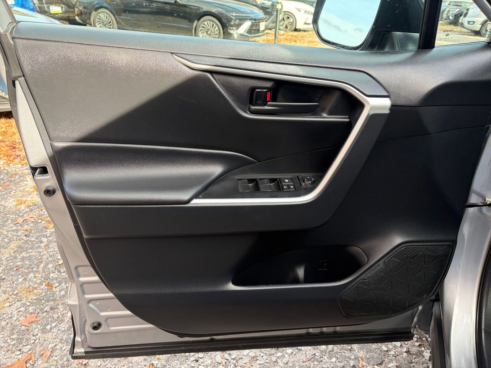 Used 2025 Toyota RAV4 LE image 20