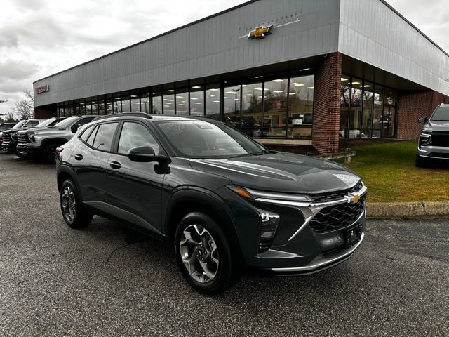 New 2026 Chevrolet Trax LT w/ Driver Confidence Package