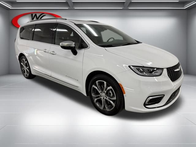 New 2026 Chrysler Pacifica Pinnacle FWD image 3