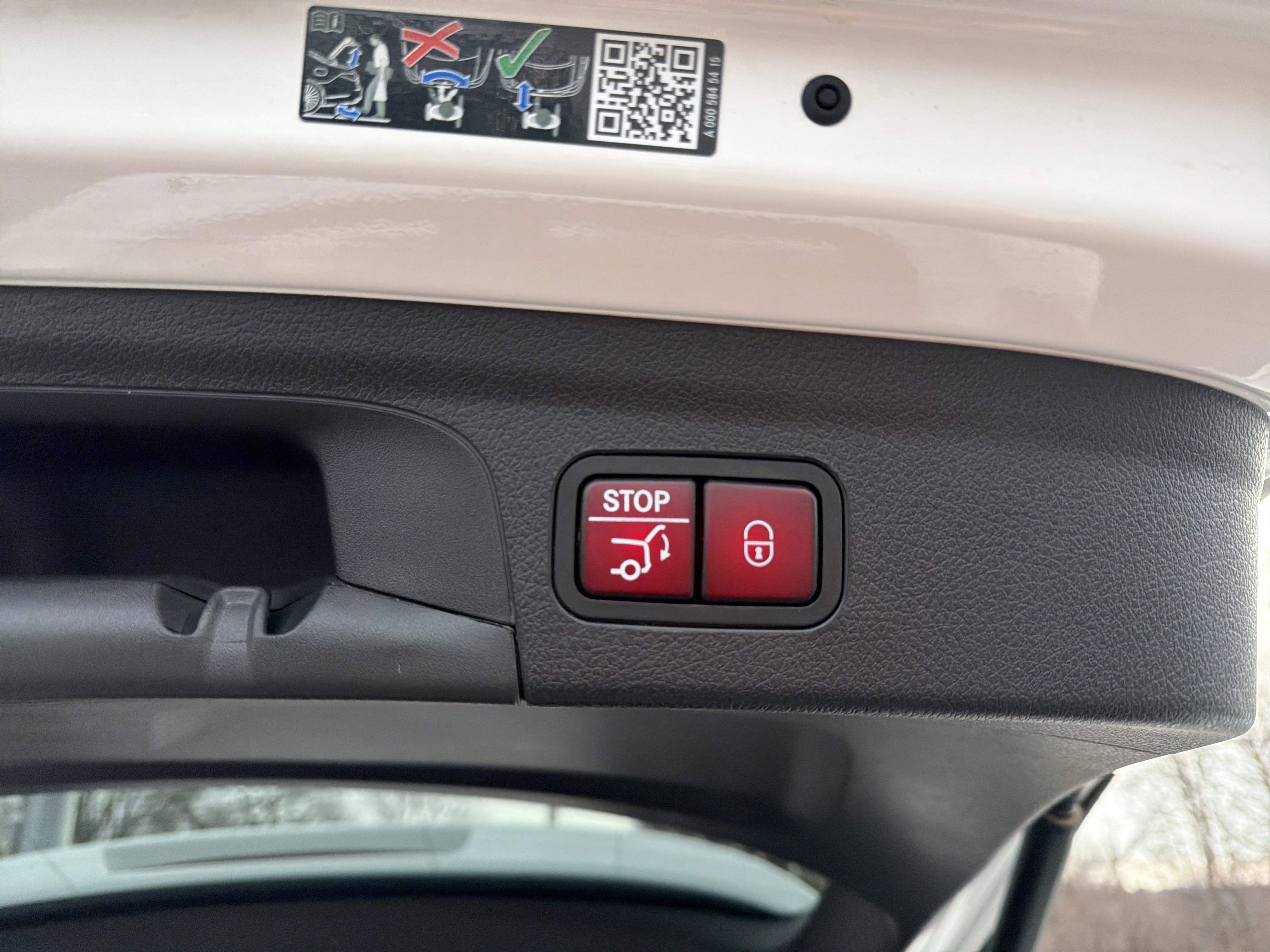 Certified 2024 Mercedes-Benz GLE 450 4MATIC image 31