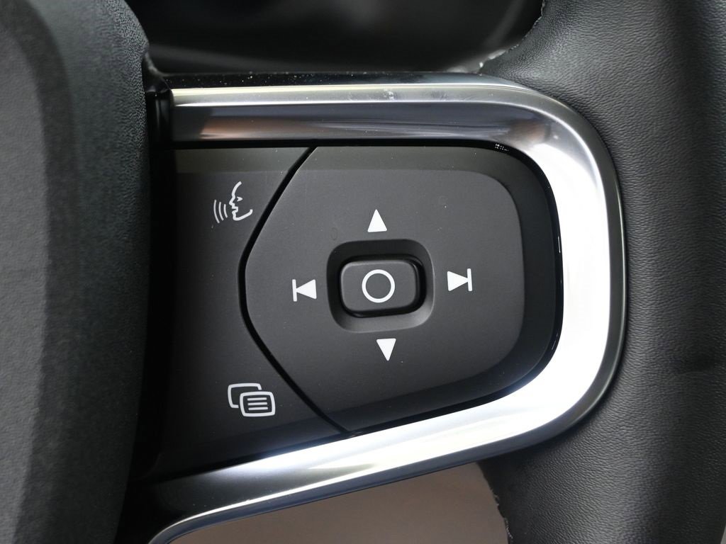 New 2026 Volvo XC40 B5 Ultra w/ Protection Package Premier image 32