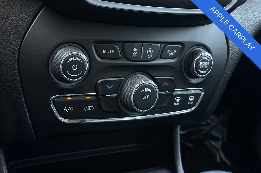 Used 2022 Jeep Cherokee Latitude AWD/4WD image 23