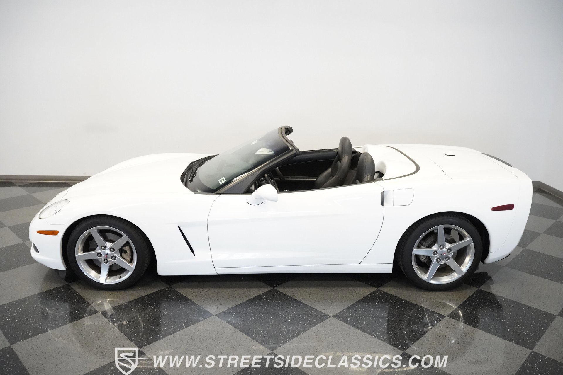 Used 2005 Chevrolet Corvette Convertible w/ Preferred Equipment Group image 21