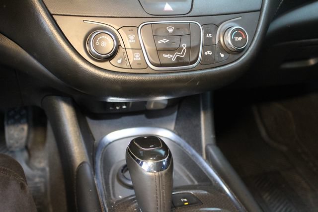 Used 2018 Chevrolet Malibu LT w/ True North Edition FWD image 21