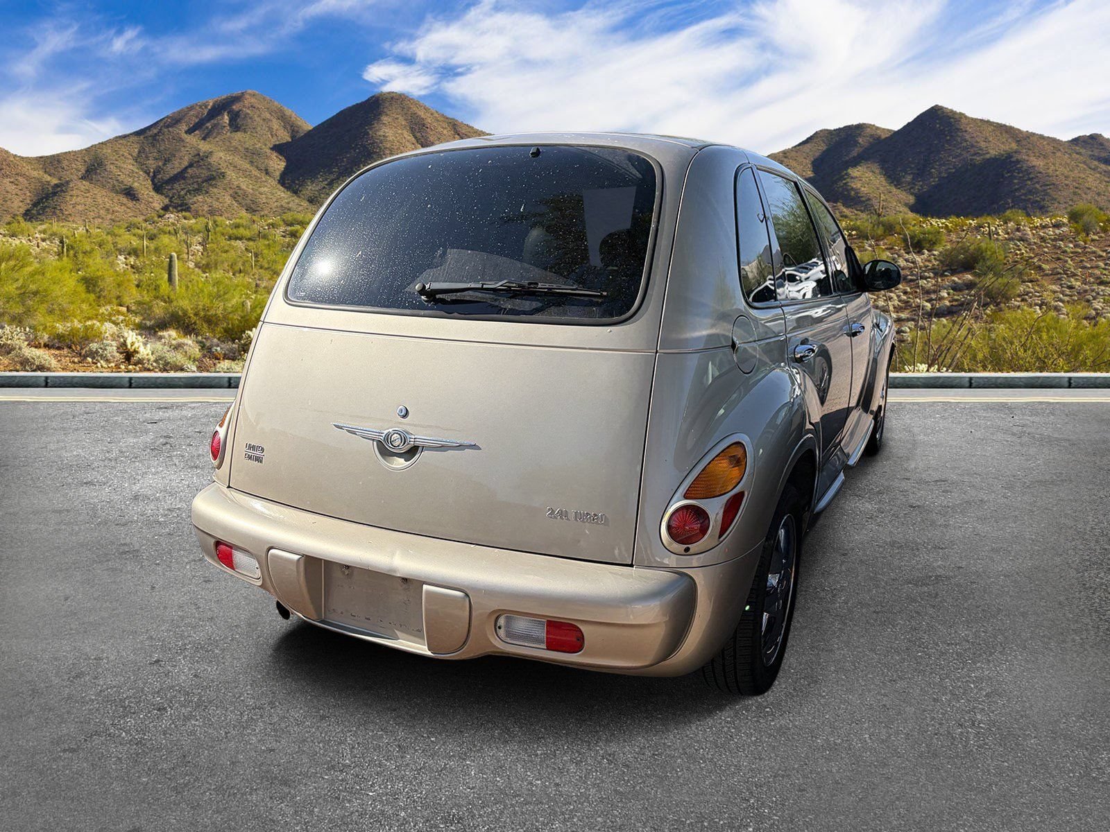 Used 2004 Chrysler PT Cruiser Limited FWD image 3
