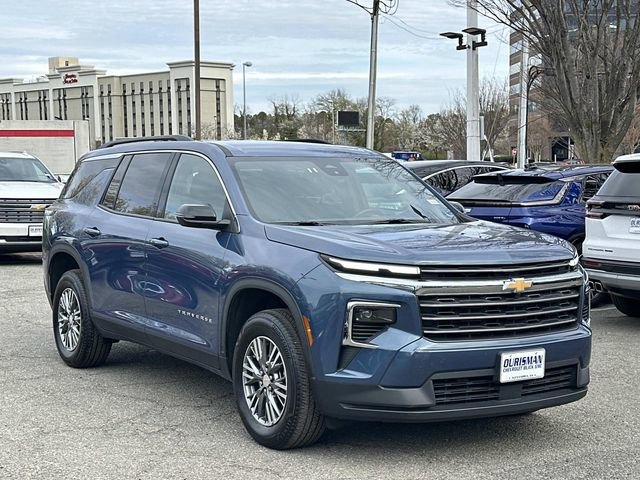 Used 2025 Chevrolet Traverse LT