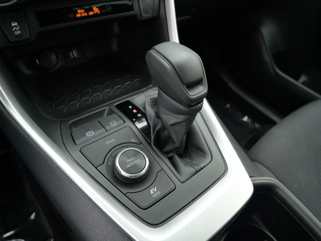 Certified 2025 Toyota RAV4 LE AWD/4WD image 23