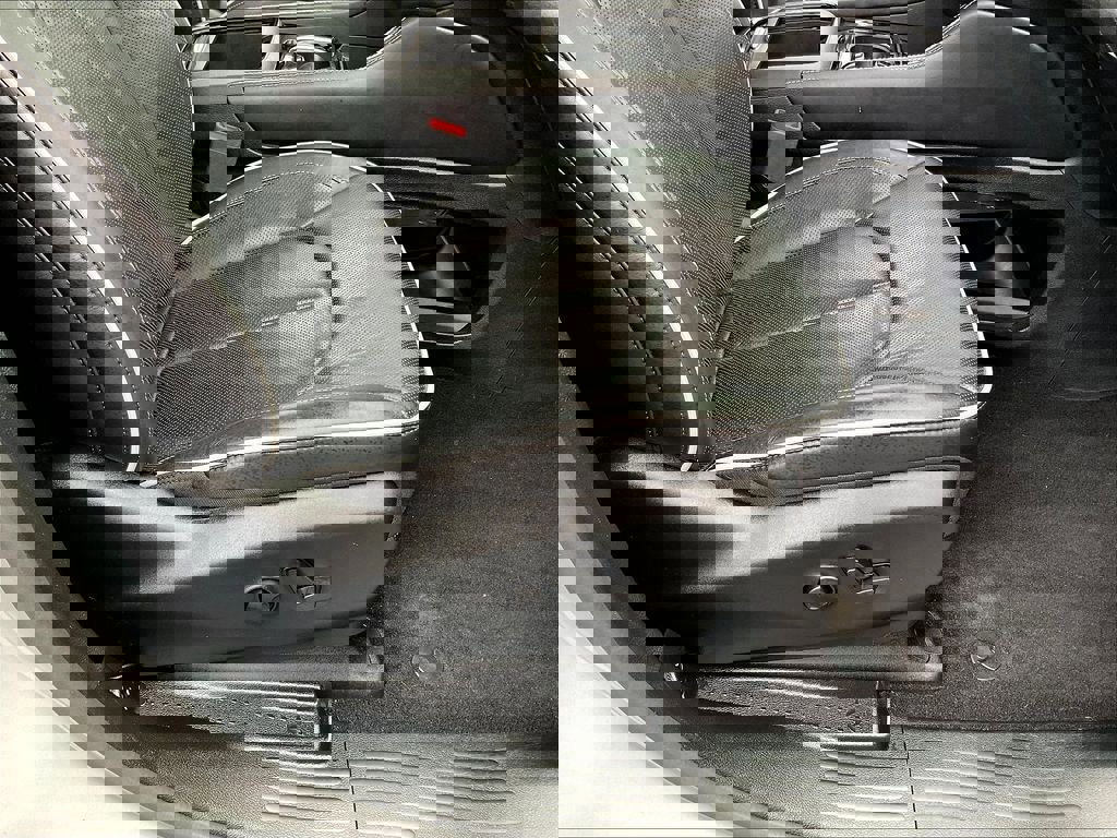 Used 2025 Chrysler Pacifica Limited FWD image 37