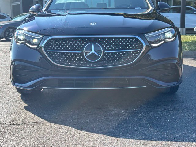 New 2027 Mercedes-Benz E 350 4MATIC Sedan image 2