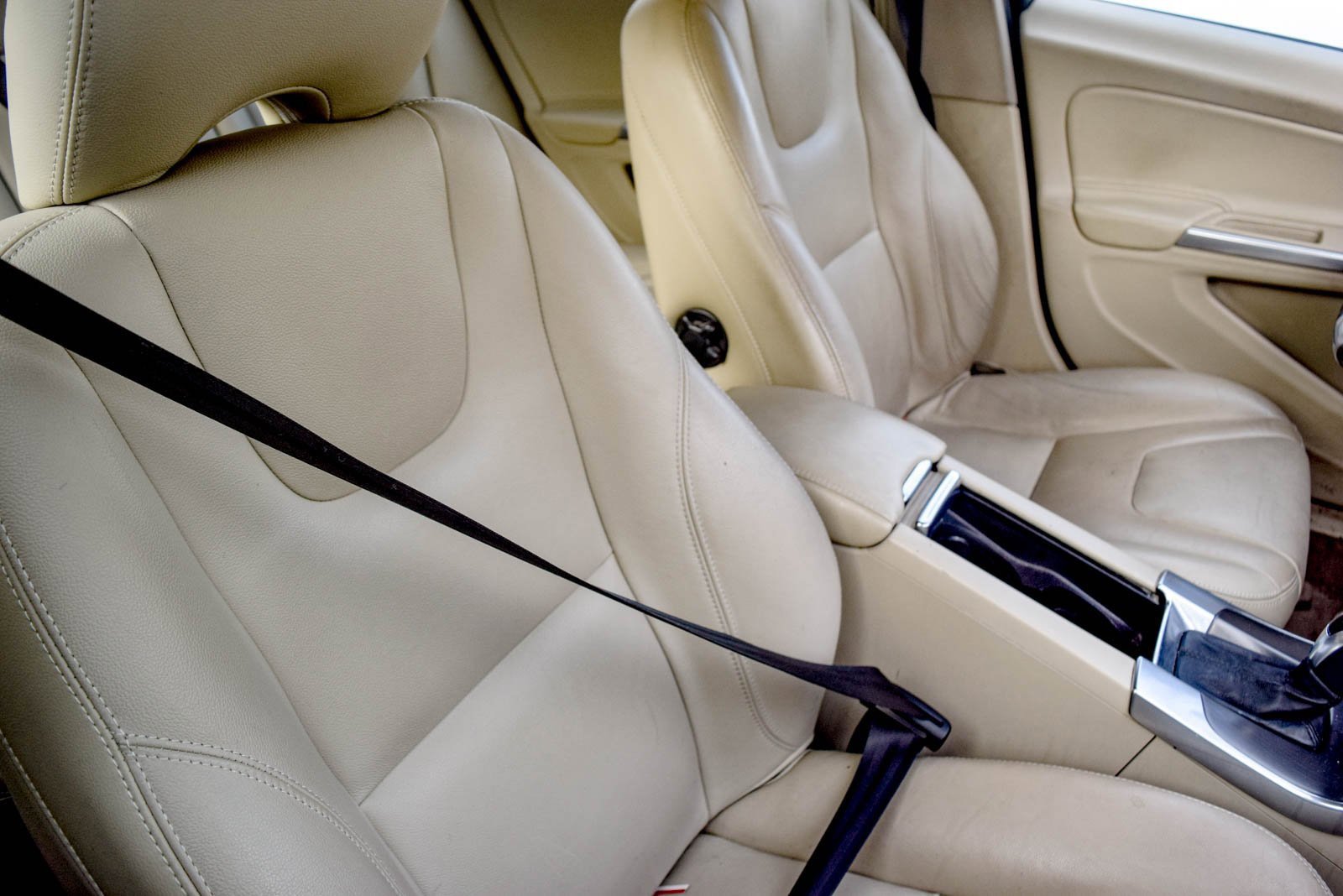 Used 2015 Volvo V60 T5 Premier image 7