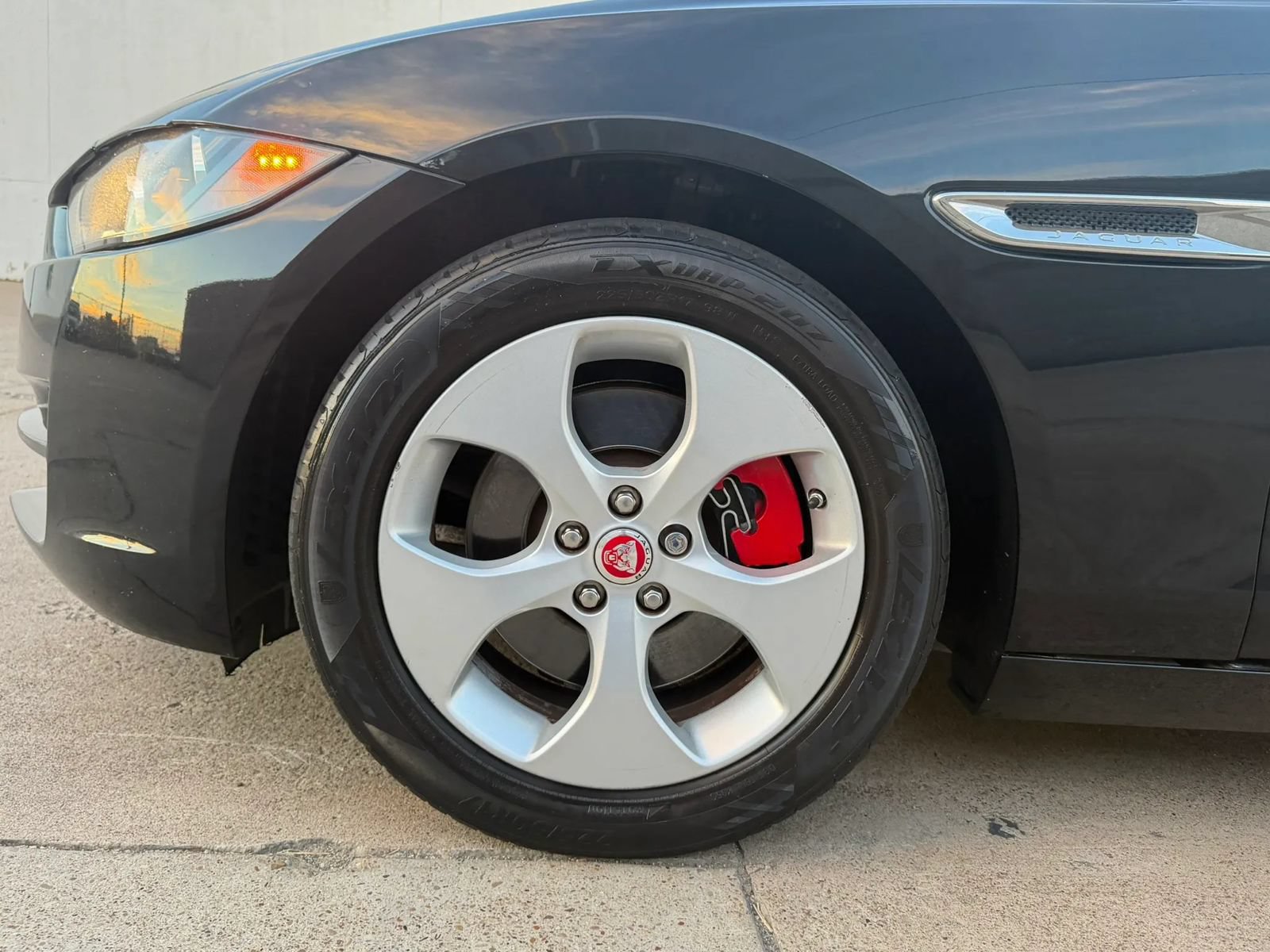 Used 2017 Jaguar XE RWD image 38