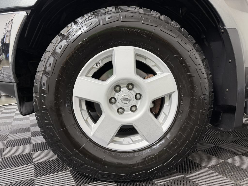 Used 2005 Nissan Frontier SE AWD/4WD image 42