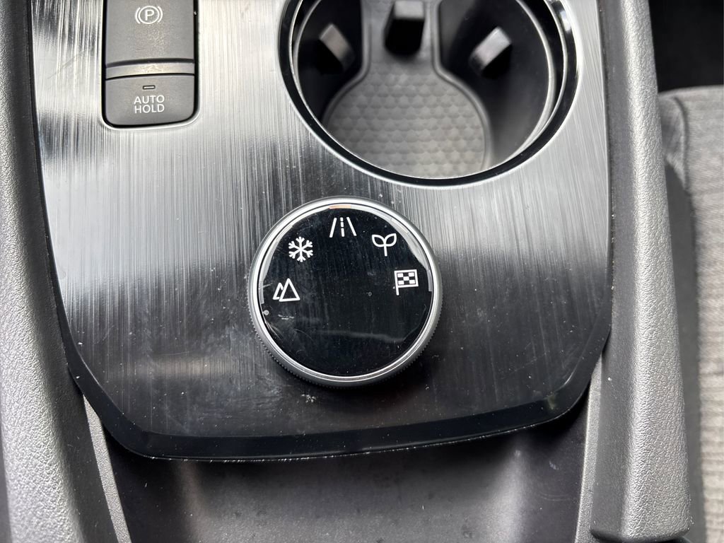 Used 2023 Nissan Rogue SV image 32