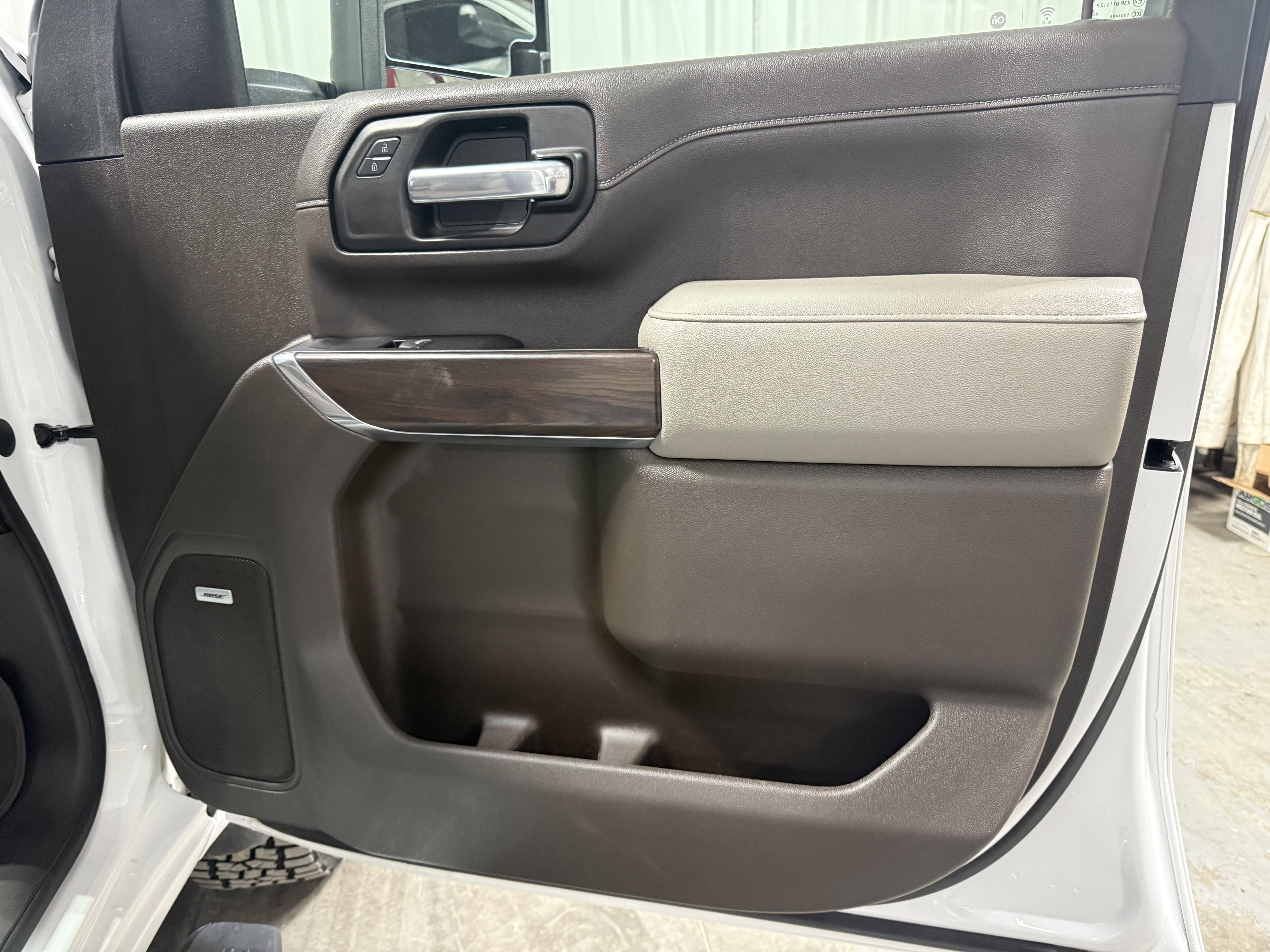 Used 2020 GMC Sierra 2500 SLT w/ SLT Premium Plus Package AWD/4WD image 8