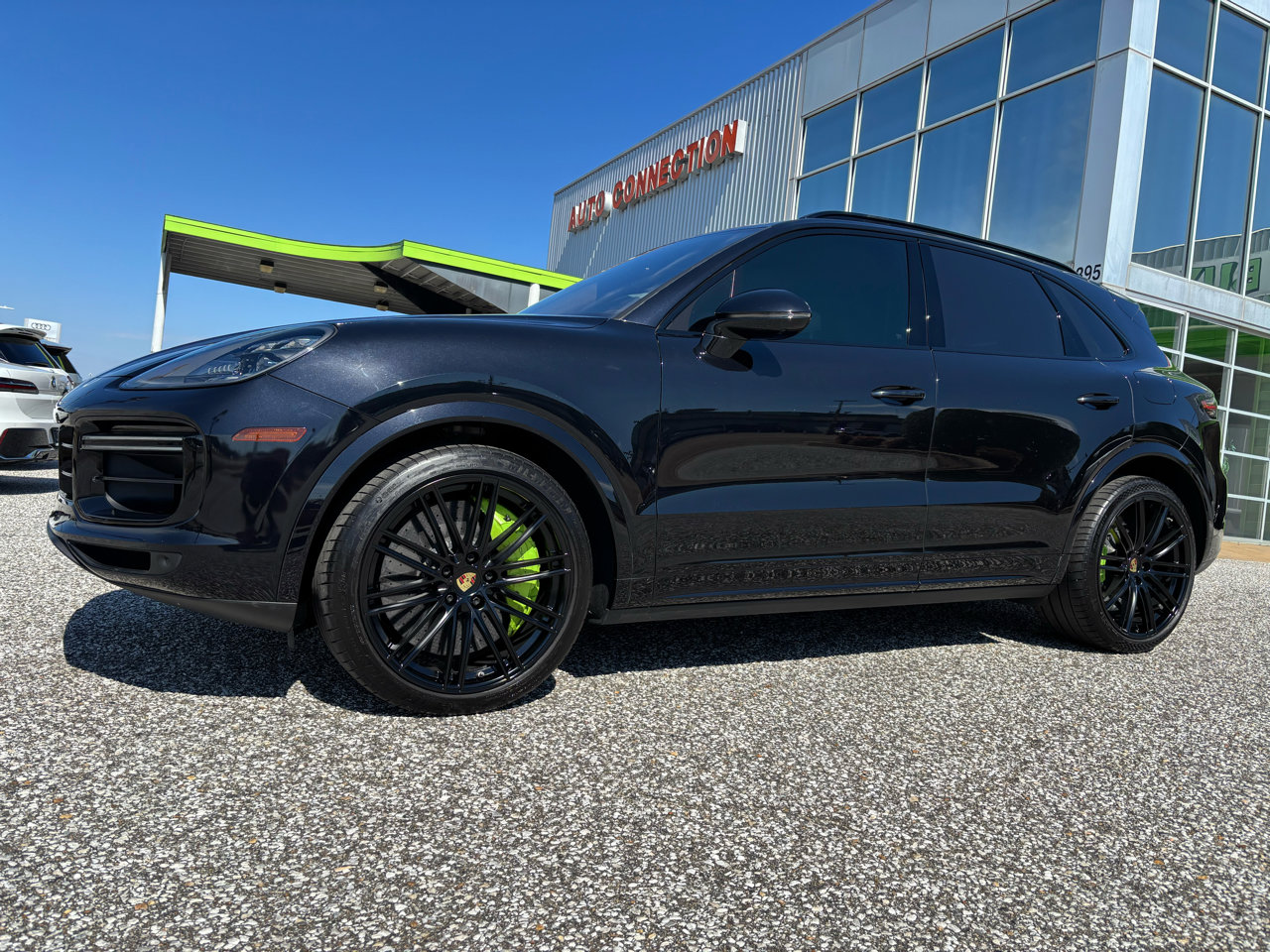 Used 2021 Porsche Cayenne Turbo S image 3