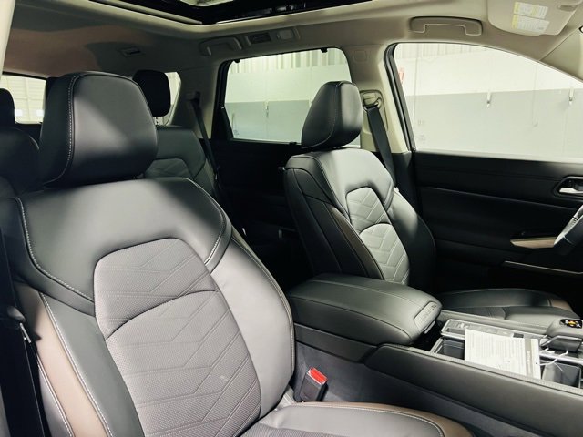 New 2025 Nissan Pathfinder Platinum image 37
