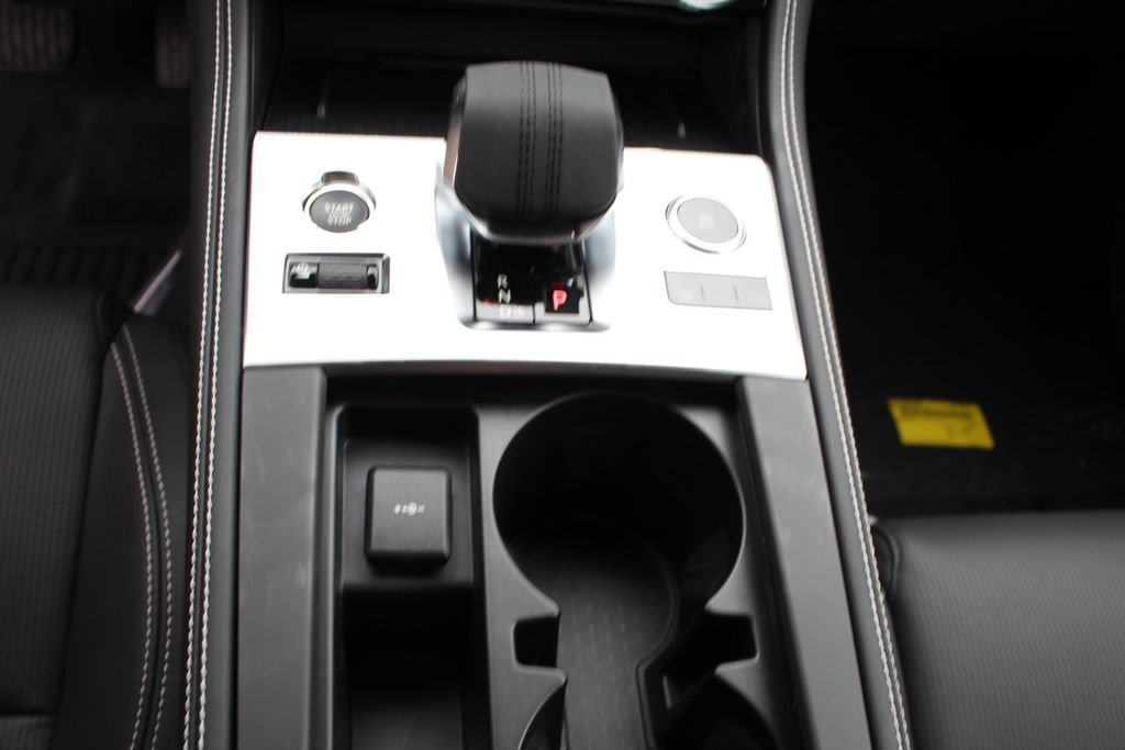 Used 2026 Jaguar F-PACE R-Dynamic S image 13