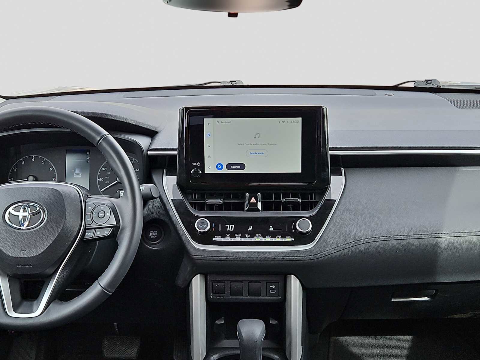 Used 2024 Toyota Corolla Cross LE image 14