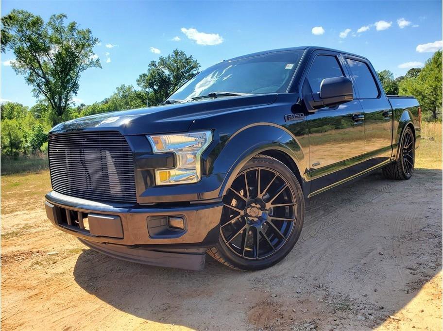 Used 2017 Ford F150 XLT w/ Equipment Group 302A Luxury RWD image 2