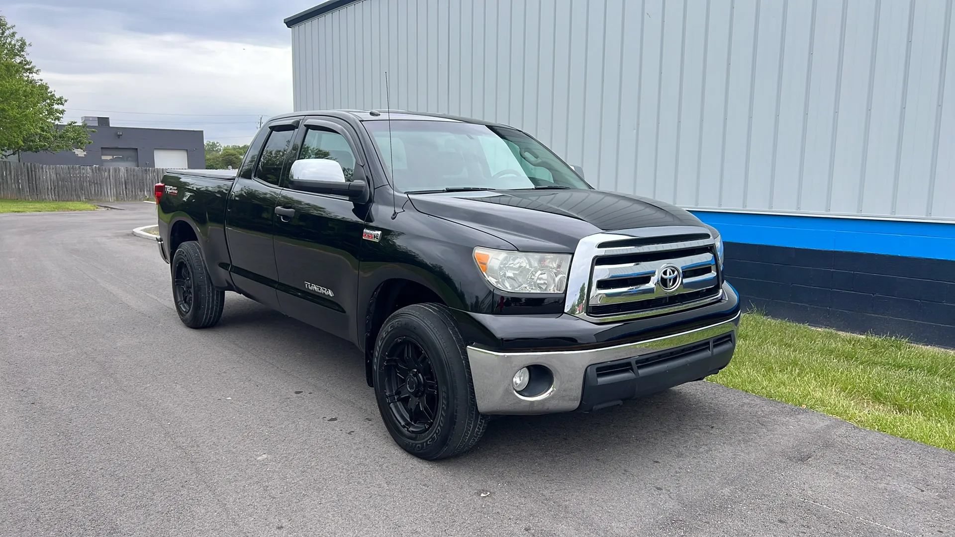 Used 2012 Toyota Tundra 4x4 Double Cab w/ Tow Pkg image 3