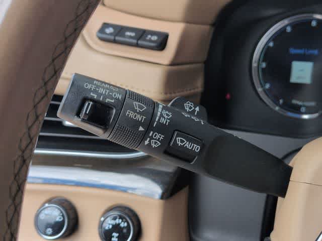 Used 2019 Cadillac Escalade ESV Platinum AWD/4WD image 25
