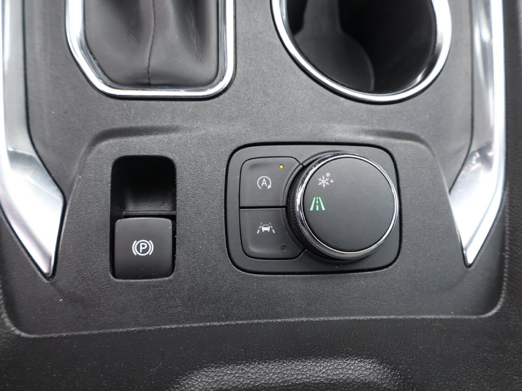 Used 2023 Chevrolet Traverse LS FWD image 23