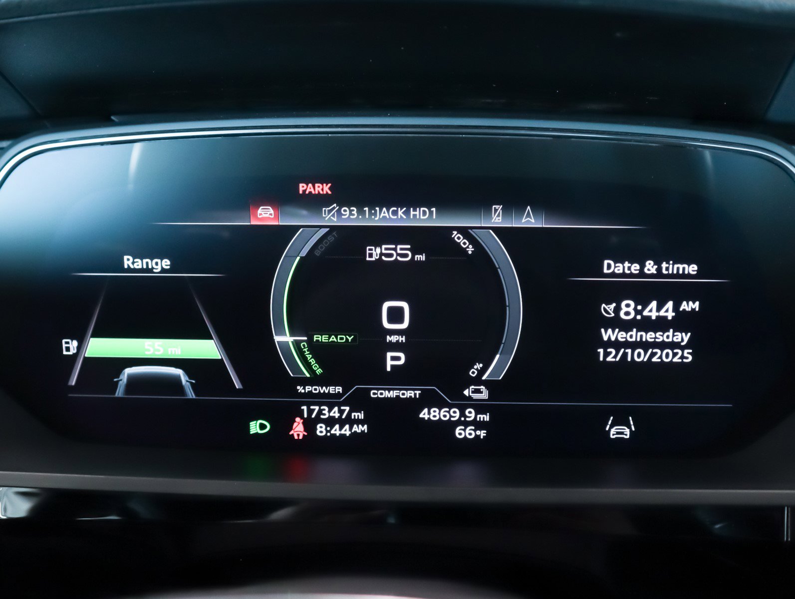 Used 2024 Audi Q8 e-tron Premium Plus image 20