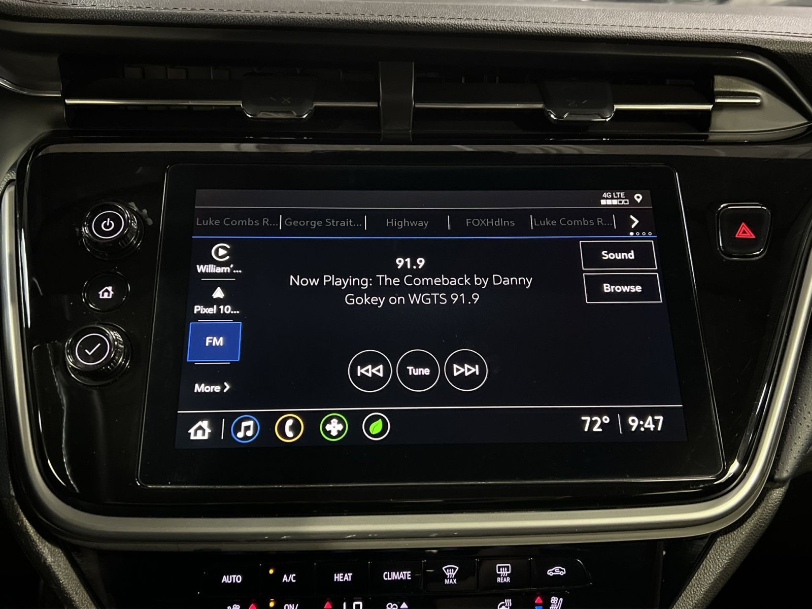 Used 2023 Chevrolet Bolt EUV Premier FWD image 18
