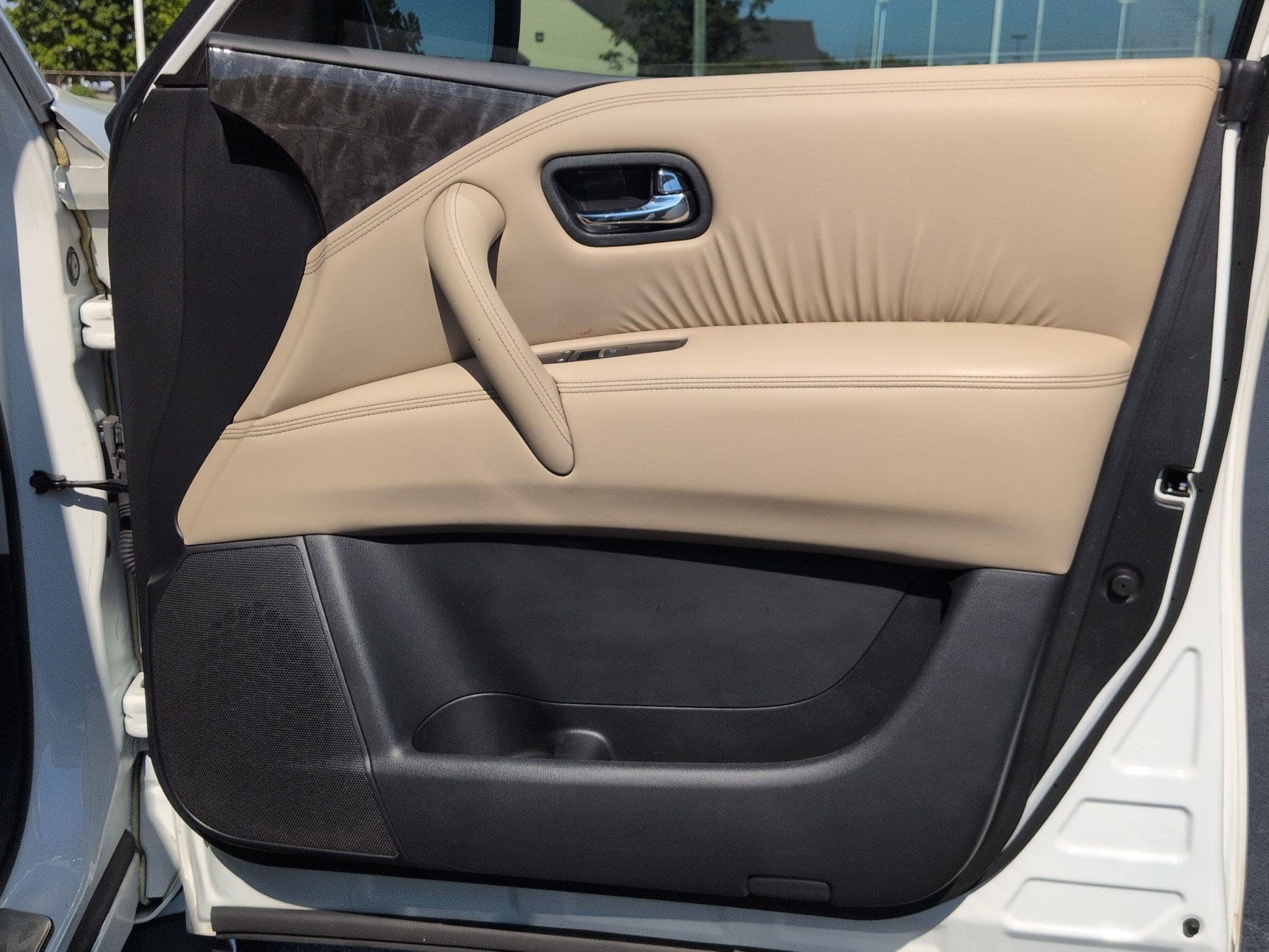 Used 2022 Nissan Armada Platinum w/ Captain's Chairs Package RWD image 36