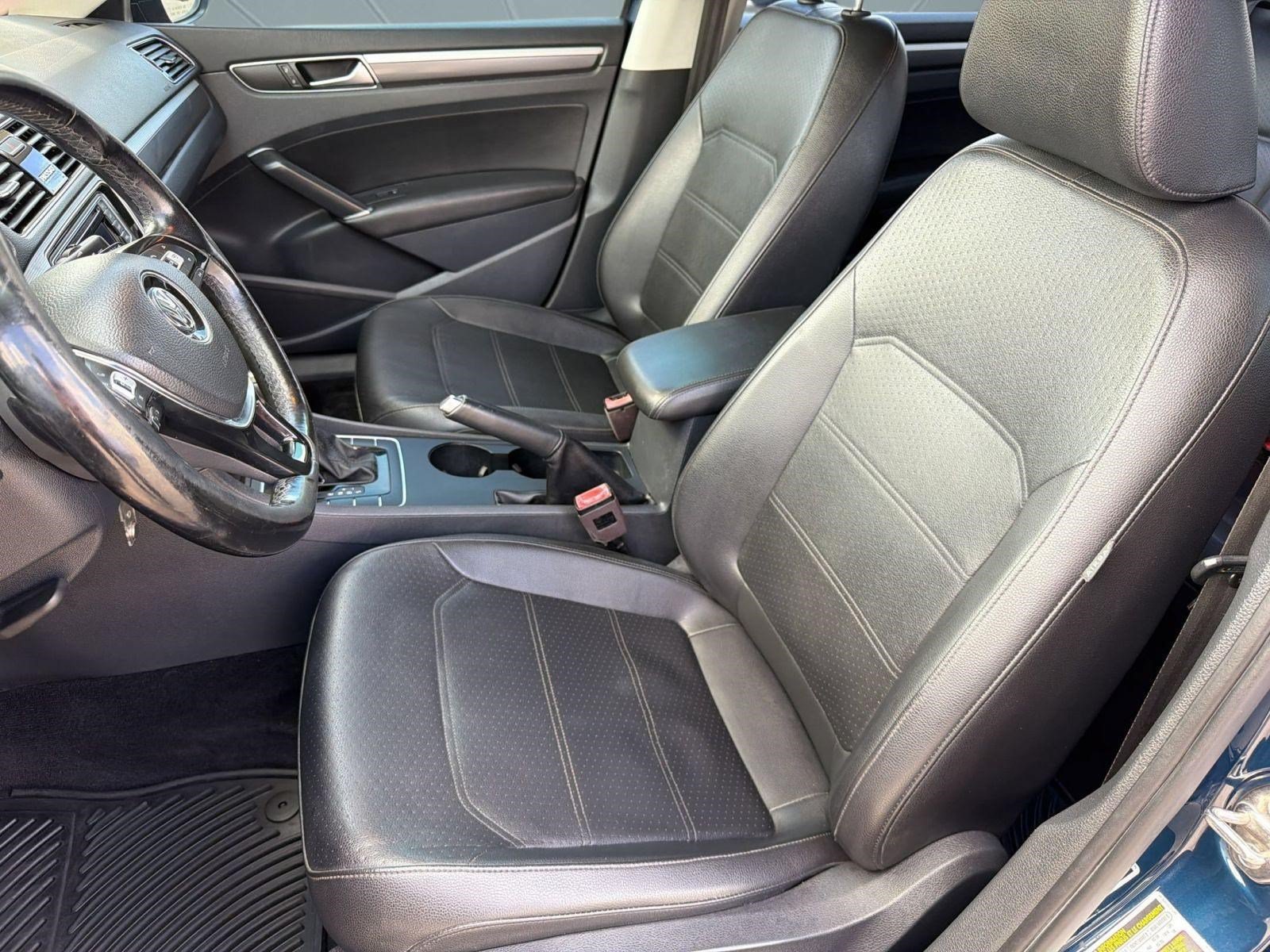 Used 2018 Volkswagen Passat 2.0T R-Line FWD image 5