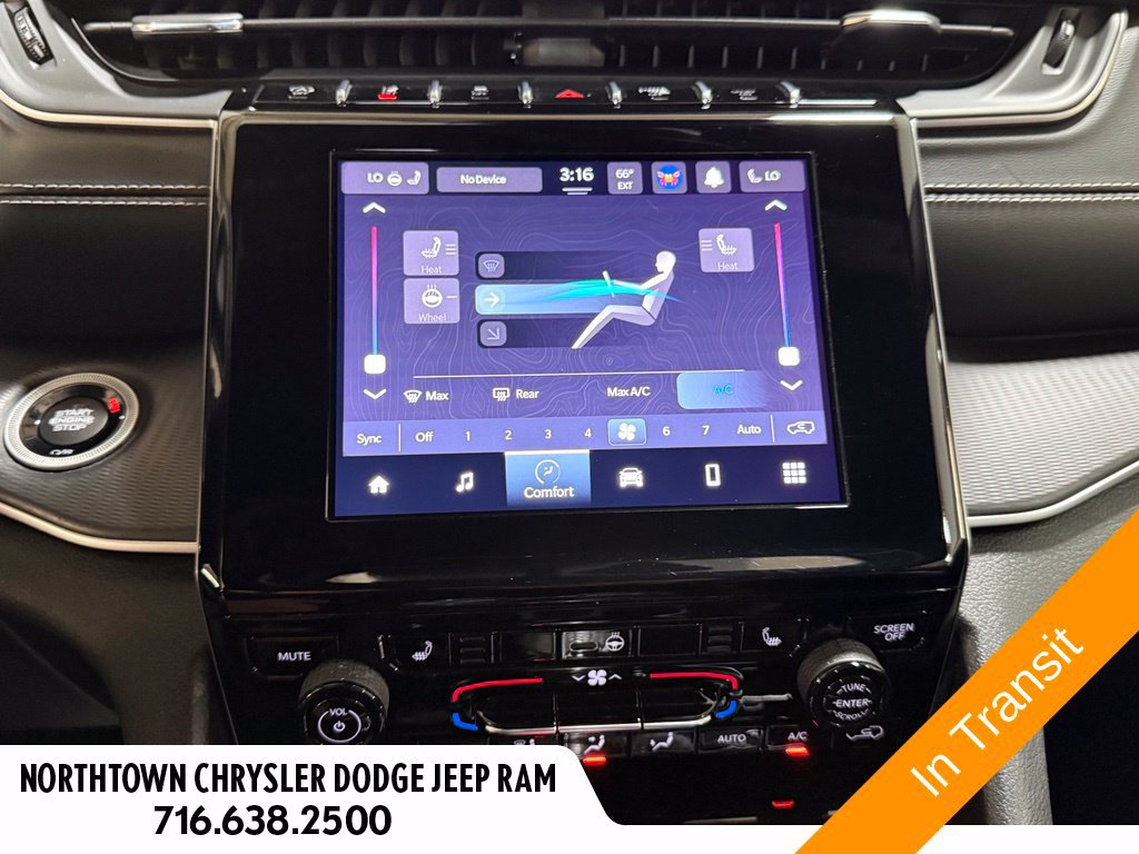 Used 2023 Jeep Grand Cherokee Altitude AWD/4WD image 12