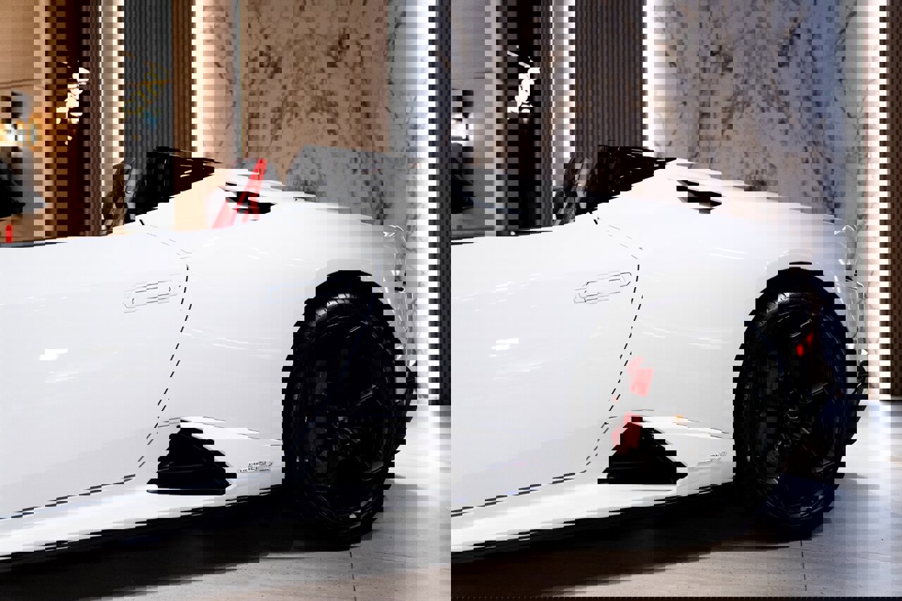 Used 2023 Lamborghini Huracan EVO image 16