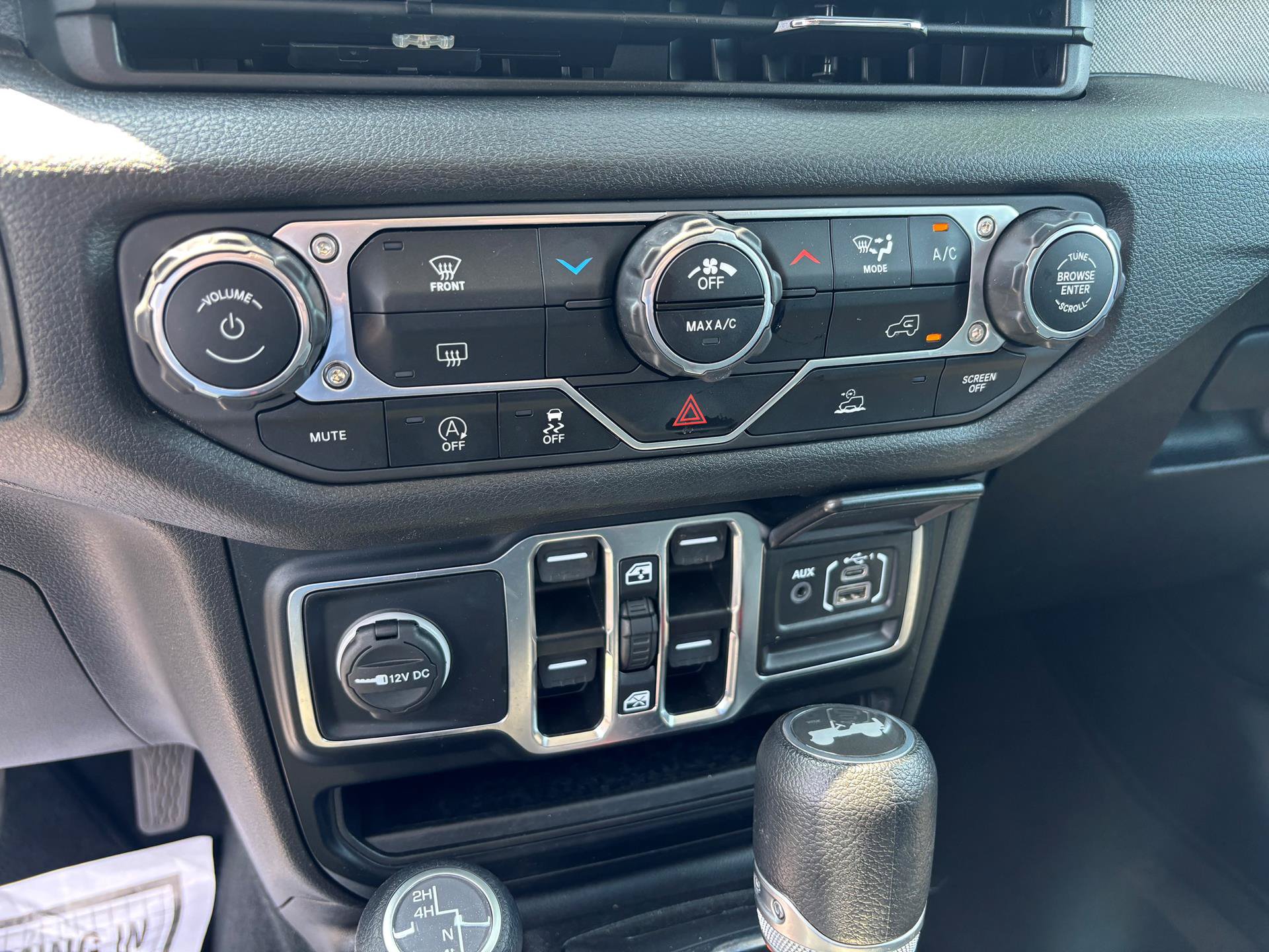 Used 2024 Jeep Wrangler Unlimited Sport AWD/4WD image 14