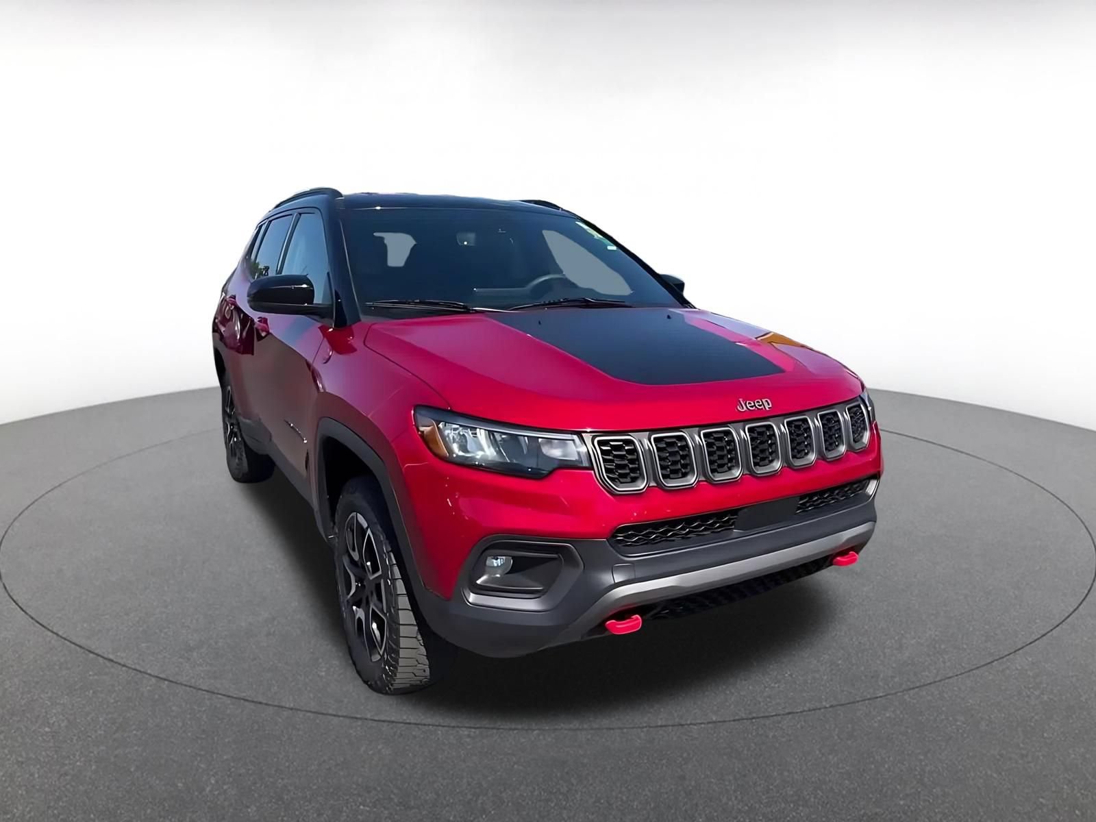 Used 2025 Jeep Compass Trailhawk AWD/4WD image 3