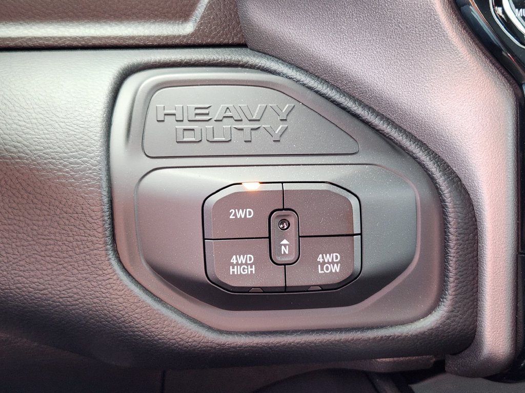 New 2026 RAM 2500 Laramie AWD/4WD image 21