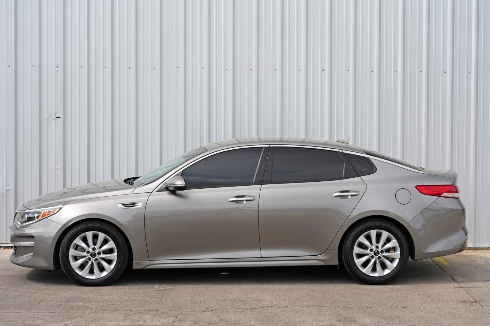 Used 2016 Kia Optima EX image 43
